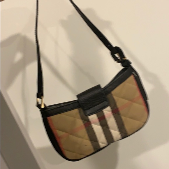 Burberry Bag! - Picture 3 of 3